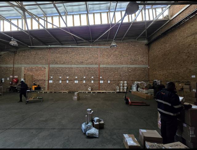 350M² WAREHOUSE TO LET IN MEADOWDALE